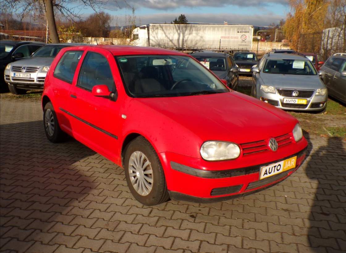 Volkswagen - Golf