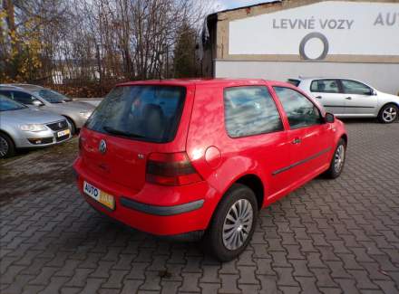 Volkswagen - Golf