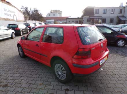 Volkswagen - Golf