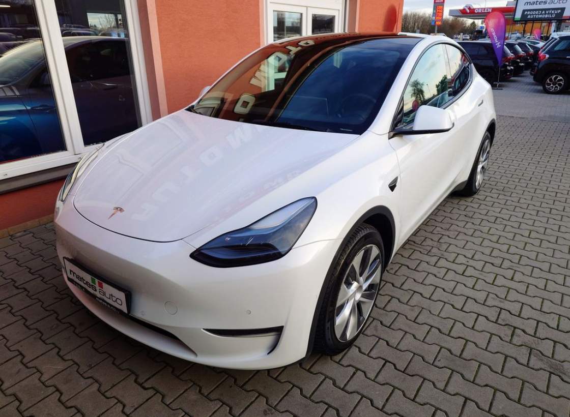 Tesla - Model Y