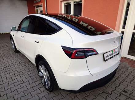 Tesla - Model Y