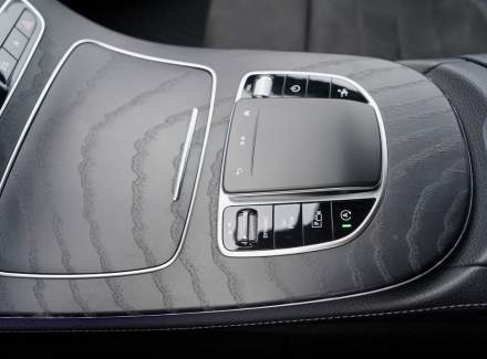 Mercedes-Benz - E-class