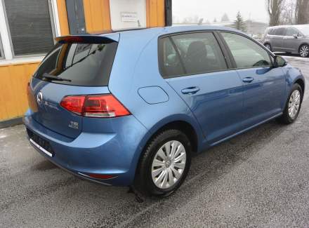 Volkswagen - Golf