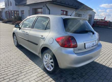 Toyota - Auris