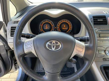 Toyota - Auris
