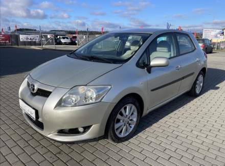 Toyota - Auris