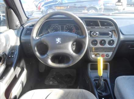 Peugeot - 306