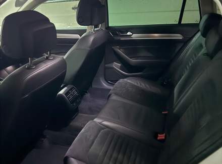 Volkswagen - Passat