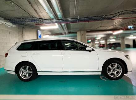 Volkswagen - Passat