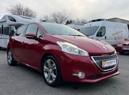 Peugeot - 208