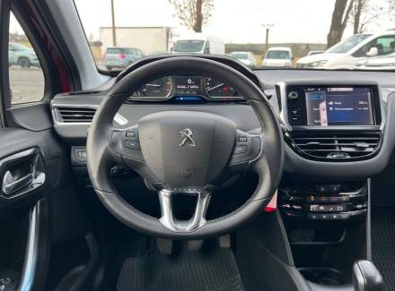Peugeot - 208