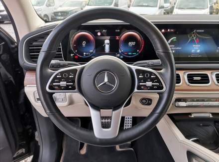 Mercedes-Benz - GLS