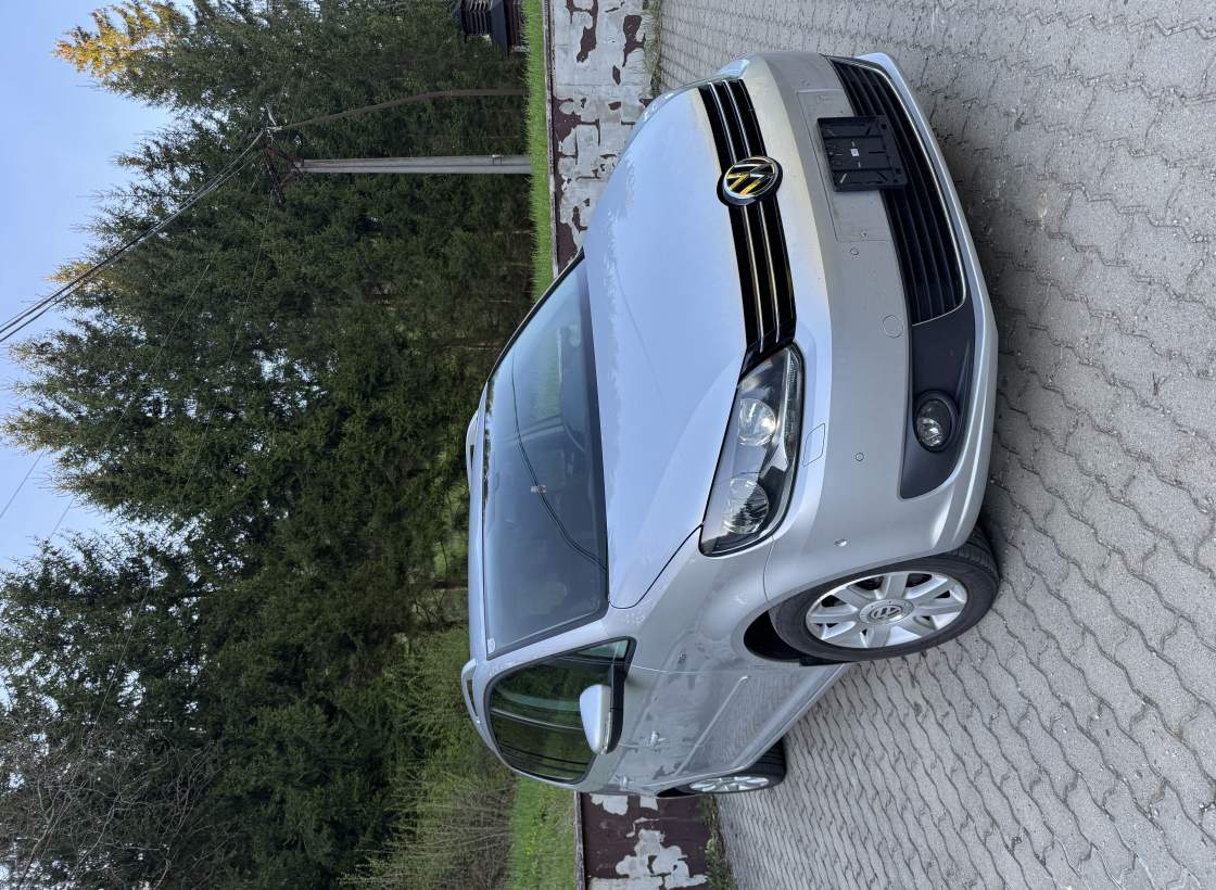 Volkswagen - Touran 1.6 TDI (105 Hp)