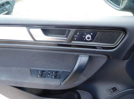 Volkswagen - Touareg 3.0 TDI V6 (240 Hp) 4MOTION Automatic