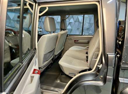 Toyota - Land Cruiser