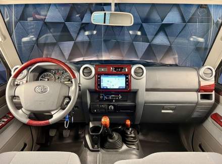 Toyota - Land Cruiser