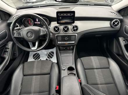 Mercedes-Benz - GLA