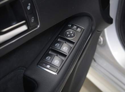 Mercedes-Benz - E-class