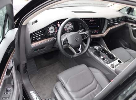 Volkswagen - Touareg