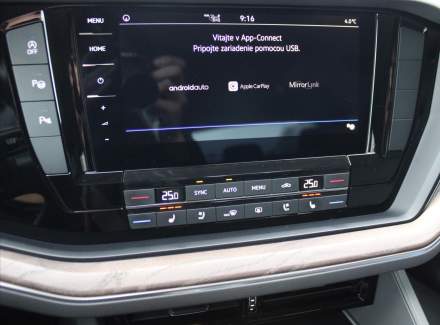 Volkswagen - Touareg