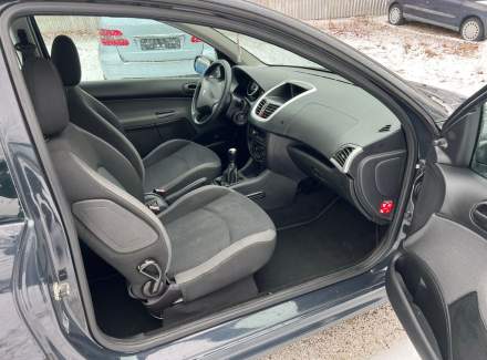 Peugeot - 206