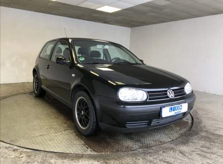 Volkswagen - Golf