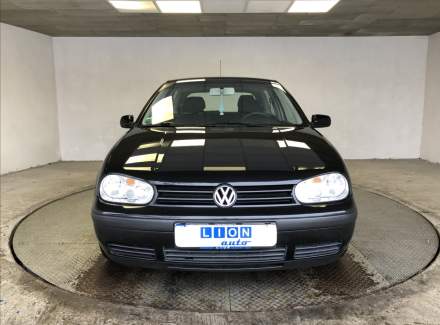 Volkswagen - Golf