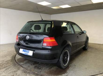 Volkswagen - Golf
