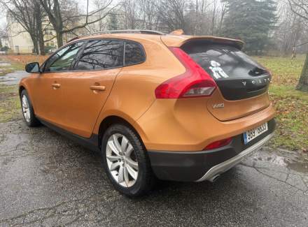 Volvo - V40
