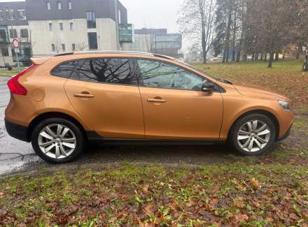 Volvo - V40