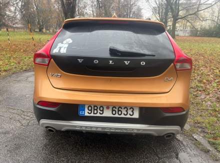 Volvo - V40
