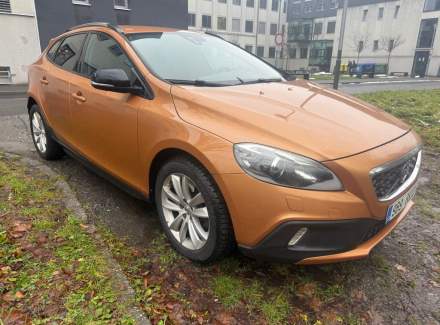 Volvo - V40