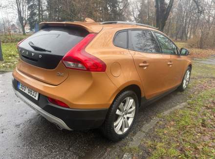 Volvo - V40
