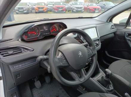 Peugeot - 208