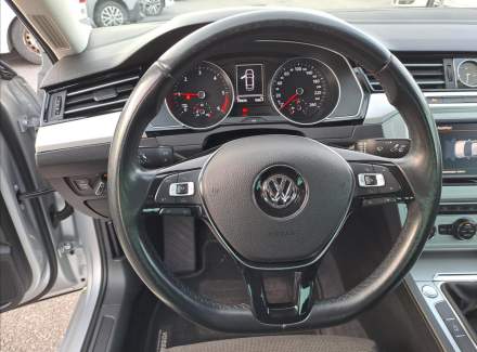 Volkswagen - Passat