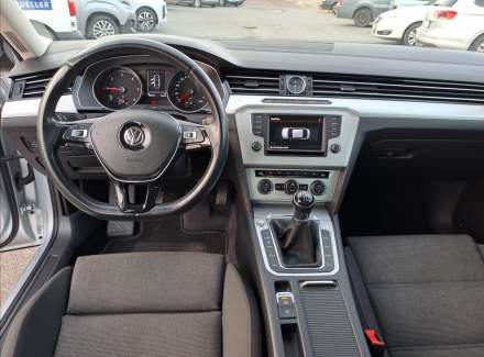 Volkswagen - Passat
