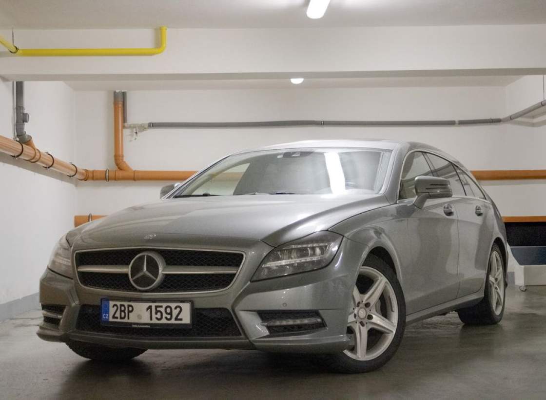 Mercedes-Benz - CLS