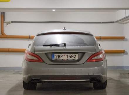 Mercedes-Benz - CLS