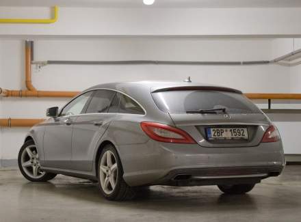 Mercedes-Benz - CLS