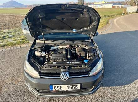 Volkswagen - Golf