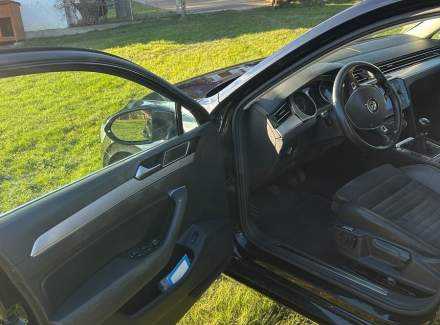 Volkswagen - Passat