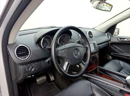 Mercedes-Benz - M-class