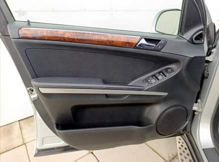 Mercedes-Benz - M-class