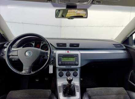 Volkswagen - Passat