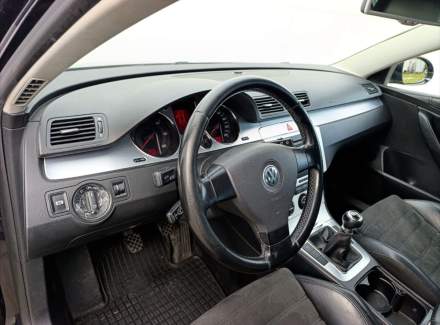 Volkswagen - Passat