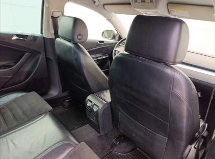 Volkswagen - Passat