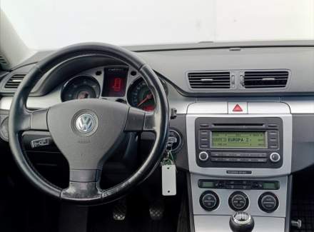 Volkswagen - Passat