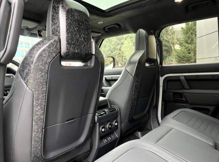 Land Rover - Defender