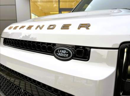 Land Rover - Defender