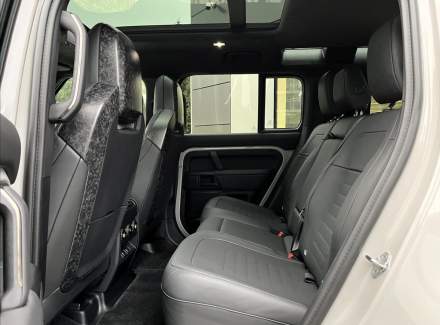 Land Rover - Defender